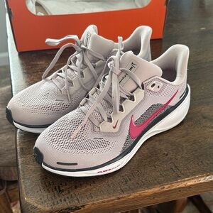 Like NEW Nike Pegasus Women's Athletic Shoes - Pink and Gray